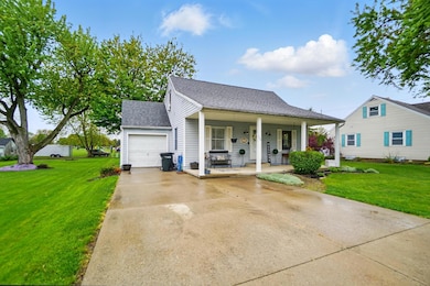 409 S Pine St, Wapakoneta, OH 45895 - photo 2