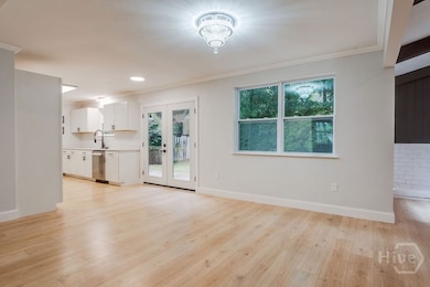 Dining/breakfast area