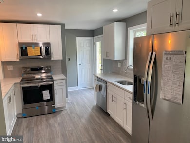 957 Manor Ln, Southampton, PA 18966 - photo 4