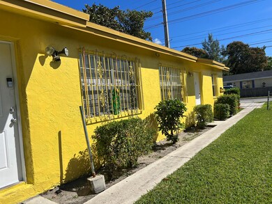 3807 Windsor Ave, West Palm Beach, FL 33407 - photo 4