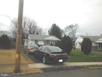 613 Glencroft Cir, Folcroft, PA 19032 - photo 2