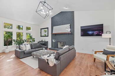 8232 Island Blvd, Grosse Ile, MI 48138 - photo 5