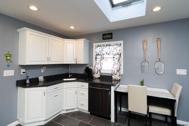 4 Frantone Ln, Albany, NY 12211 - photo 2