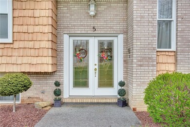 A CUSTOM BUILT HOME WITH QUALITY THROUGHOUT.