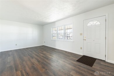 219 Thoreau Ln, Xenia, OH 45385 - photo 5