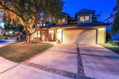 GRAND PEPPER TREE, SPACIOUS DRIVEWAY