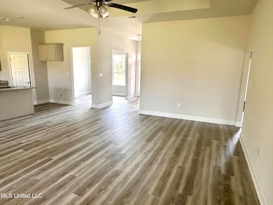 6276 Emerald Lake Dr, Biloxi, MS 39532 - photo 3