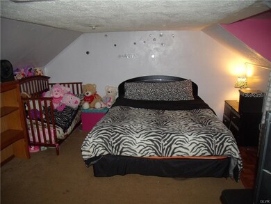 323 N 3rd St, Allentown, PA 18102 - photo 6