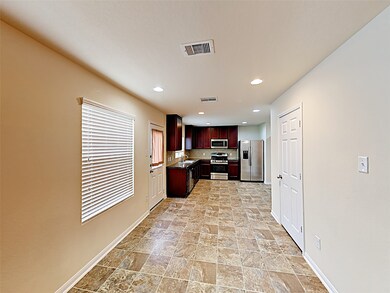 9945 Swallow Dr, Conroe, TX 77385 - photo 4