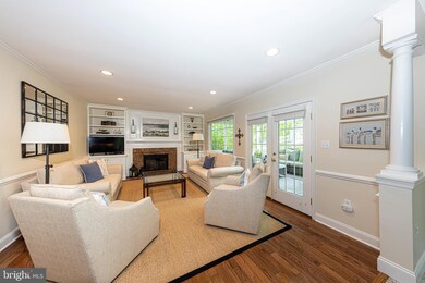 8528 Chase Glen Cir, Fairfax Station, VA 22039 - photo 2