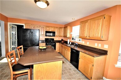 3805 Clay Dr, Macungie, PA 18062 - photo 4