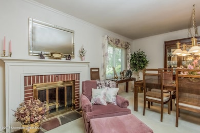 005-Living_Room-1681144-small