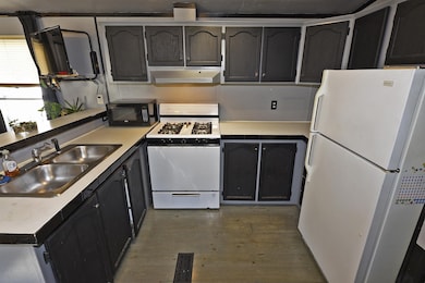 24 Avenue B, Burlington, VT 05408 - photo 4