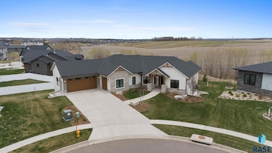 7316 E Misty Knoll Cir, Sioux Falls, SD 57110 - photo 2