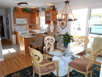 Kitchen & dining