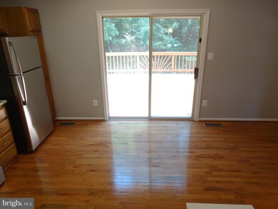 1990 Winslow Ct, Woodbridge, VA 22191 - photo 4