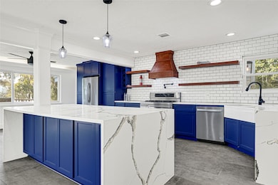 404 S Burnett Dr, Baytown, TX 77520 - photo 4