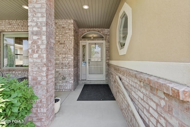 2_Entry-way_1800x1200_4256629