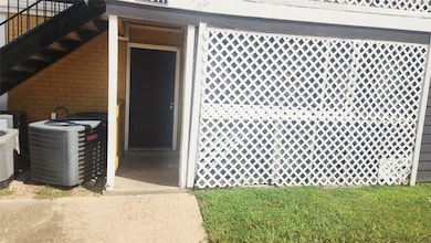 12511 Ashford Meadow Dr unit C, Houston, TX 77082 - photo 4