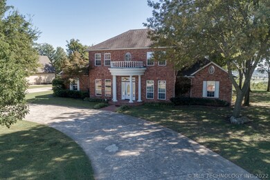 Double circle driveway allows plenty of room for y