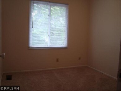 Third bedroom with neutral color.