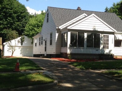 1328 Herrick Ave NE, Grand Rapids, MI 49505 - photo 4