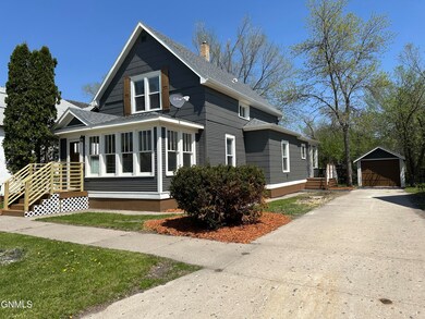 311 4th Ave SW, Jamestown, ND 58401 - photo 2