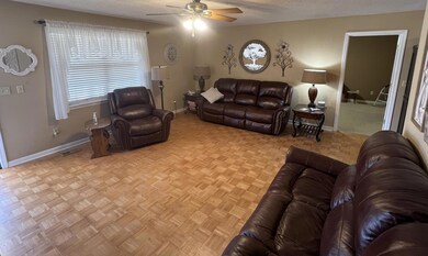 Living room (2)