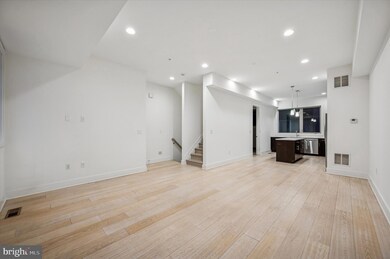 927 N Front St unit 3, Philadelphia, PA 19123 - photo 6