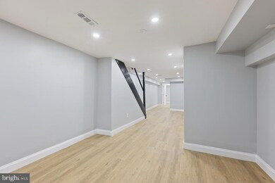 2806 The Alameda, Baltimore, MD 21218 - photo 3