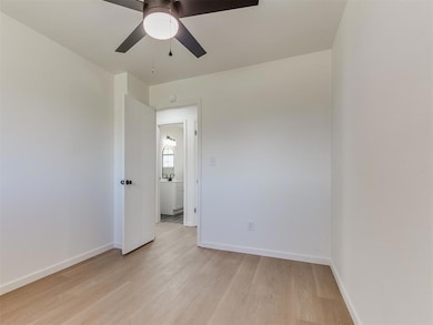 975 SW 4th Place, Moore, OK 73160 - photo 7