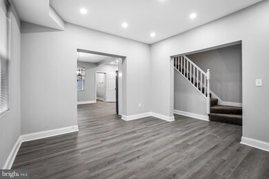 2802 Ridgewood Ave, Baltimore, MD 21215 - photo 4