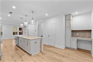 201 New St unit 1204, Decatur, GA 30030 - photo 4