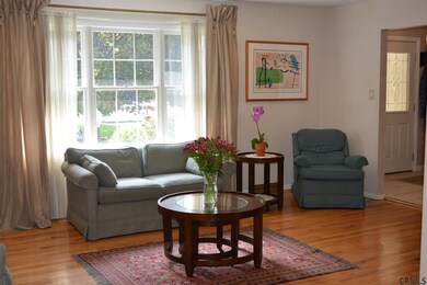 31 Green Meadows Ln, Albany, NY 12211 - photo 3