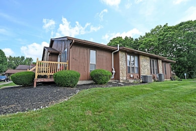 4723 Caprice Dr unit 13, Middletown, OH 45044 - photo 2