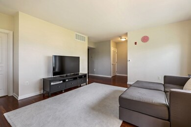 4 Repton Cir unit 4313, Watertown, MA 02472 - photo 4