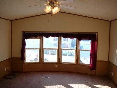 222 E Deer St, Mandan, ND 58554 - photo 3