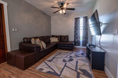 206 Ives Ave SW-5
