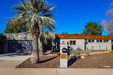 2520 E Claire Dr