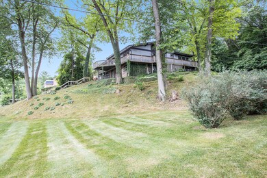 191 S Lake Doster Dr, Plainwell, MI