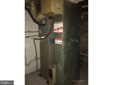 507 W 11th St, New Castle, DE 19720 - photo 2