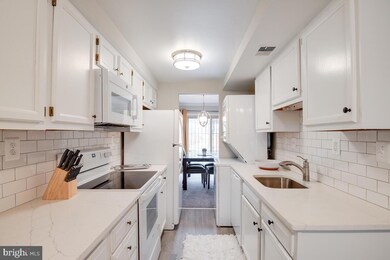 2246 Dawn Ln, Temple Hills, MD 20748 - photo 5