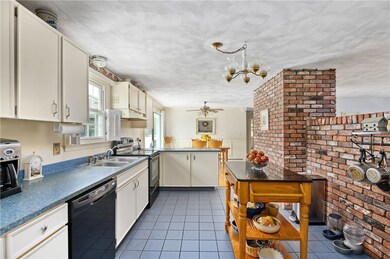 5 Old Pound Hill Rd, North Smithfield, RI 02896 - photo 3