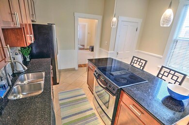 Eat-in Kitchen