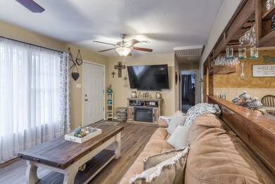 607 Graham St, Cleburne, TX 76033 - photo 4