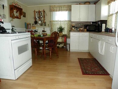 8 Whitman St, Smithfield, RI 02917 - photo 4