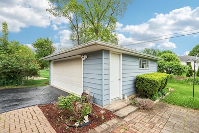 40-web-or-mls-Endicott Ave-3105-040