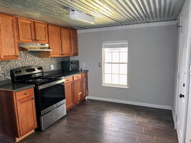 106 Hickory St, Cleburne, TX 76033 - photo 6