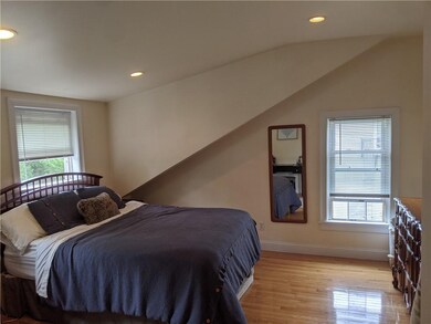 11 Central St unit 3, Newport, RI 02840 - photo 4