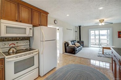 525 N Lakeshore Dr, Louisa, VA 23093 - photo 5